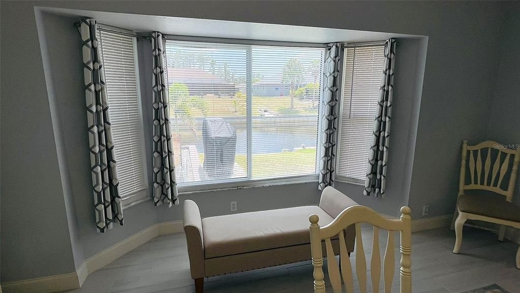 合同活跃: $612,000 (3 贝兹, 3 浴室, 2477 平方英尺)