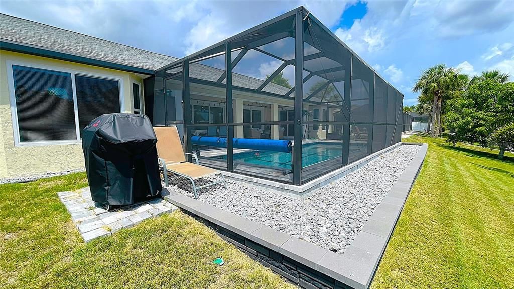 合同活跃: $612,000 (3 贝兹, 3 浴室, 2477 平方英尺)