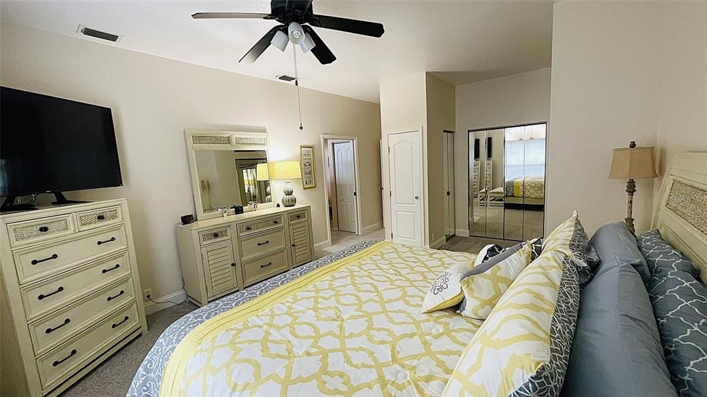 合同活跃: $612,000 (3 贝兹, 3 浴室, 2477 平方英尺)