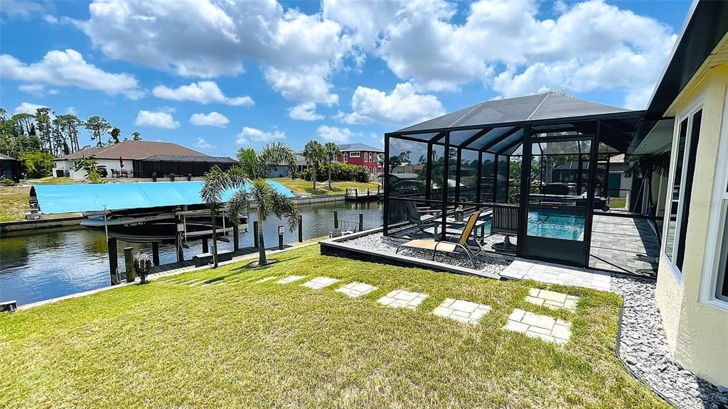 合同活跃: $612,000 (3 贝兹, 3 浴室, 2477 平方英尺)