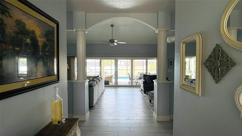 合同活跃: $612,000 (3 贝兹, 3 浴室, 2477 平方英尺)