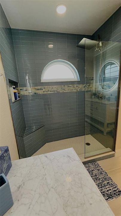 合同活跃: $612,000 (3 贝兹, 3 浴室, 2477 平方英尺)