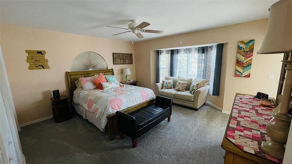 合同活跃: $612,000 (3 贝兹, 3 浴室, 2477 平方英尺)