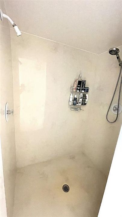 合同活跃: $612,000 (3 贝兹, 3 浴室, 2477 平方英尺)