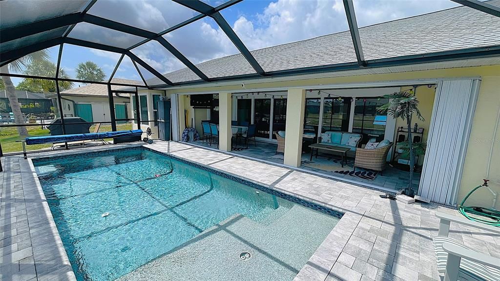 合同活跃: $612,000 (3 贝兹, 3 浴室, 2477 平方英尺)