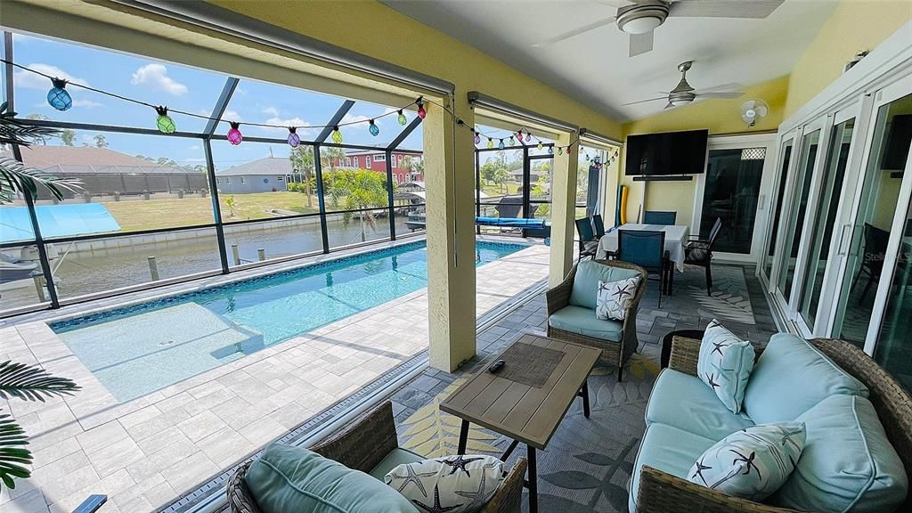 合同活跃: $612,000 (3 贝兹, 3 浴室, 2477 平方英尺)