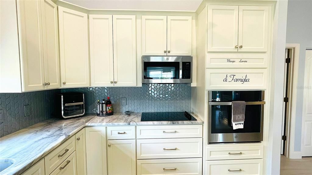 合同活跃: $612,000 (3 贝兹, 3 浴室, 2477 平方英尺)