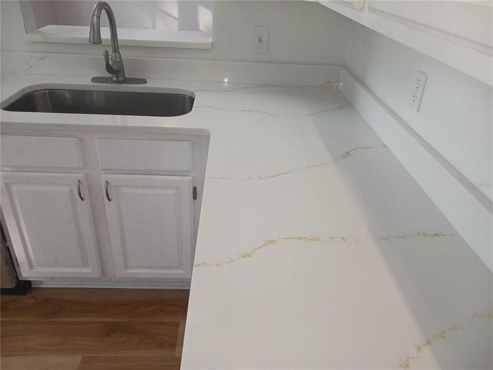 En Venta: $419,299 (4 camas, 2 baños, 1836 Pies cuadrados)