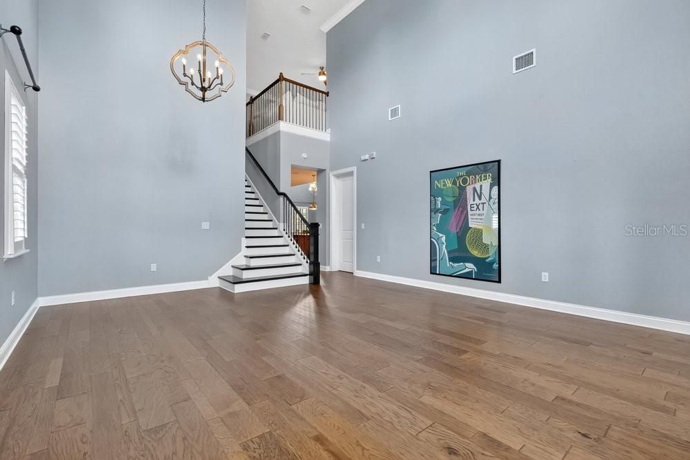 合同活跃: $1,179,000 (4 贝兹, 3 浴室, 2747 平方英尺)