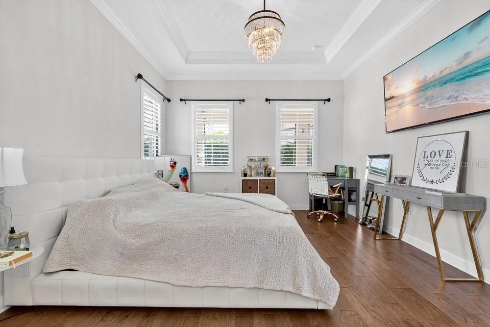 合同活跃: $1,179,000 (4 贝兹, 3 浴室, 2747 平方英尺)