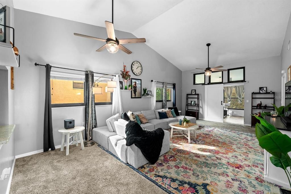 Под контрактом: $100,000 (2 спален, 2 ванн, 1245 Квадратных фут)