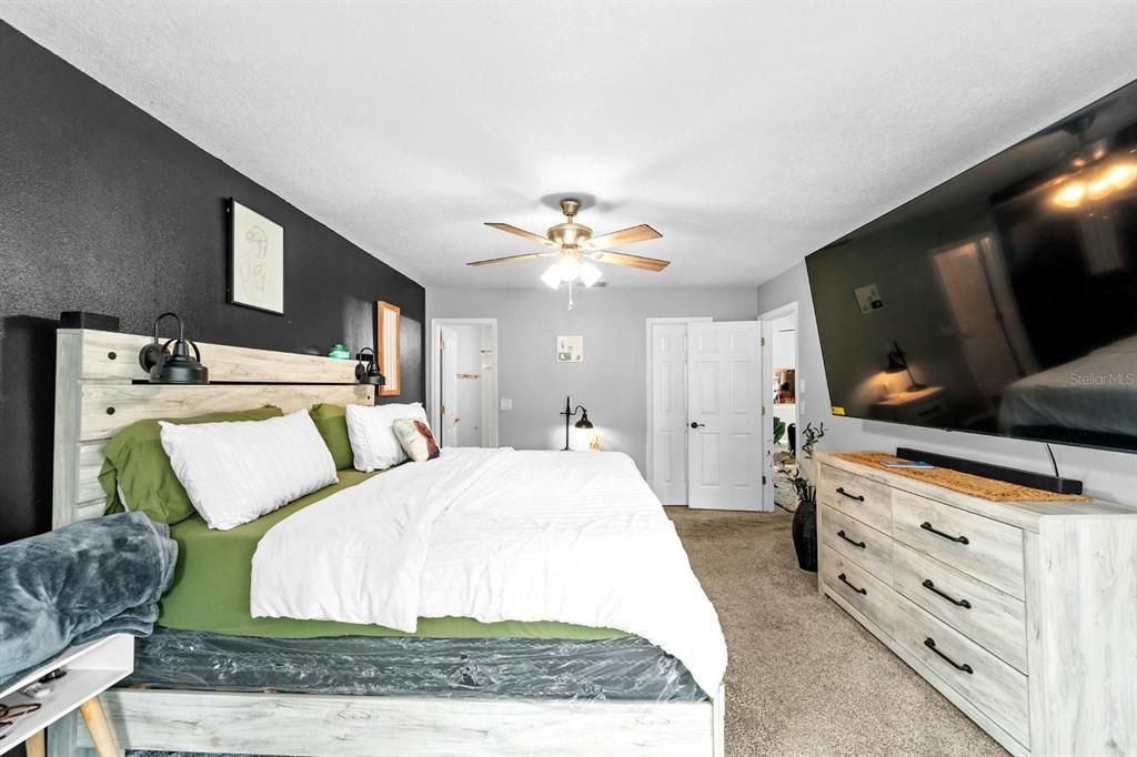 Под контрактом: $100,000 (2 спален, 2 ванн, 1245 Квадратных фут)