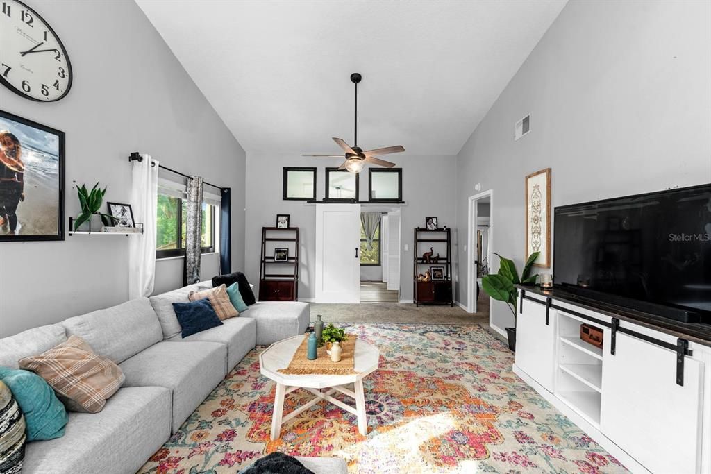 Под контрактом: $100,000 (2 спален, 2 ванн, 1245 Квадратных фут)