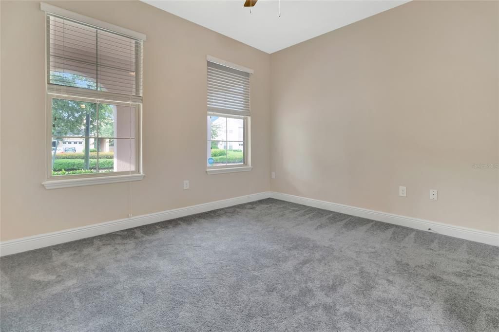 Под контрактом: $575,000 (4 спален, 3 ванн, 2295 Квадратных фут)