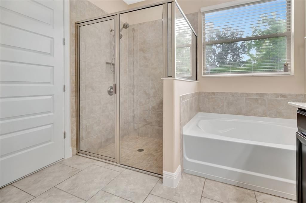 Под контрактом: $575,000 (4 спален, 3 ванн, 2295 Квадратных фут)