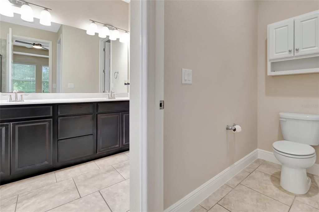 Под контрактом: $575,000 (4 спален, 3 ванн, 2295 Квадратных фут)