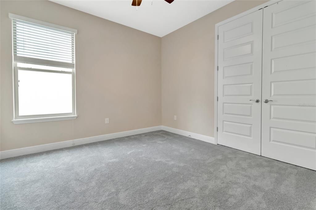 Под контрактом: $575,000 (4 спален, 3 ванн, 2295 Квадратных фут)