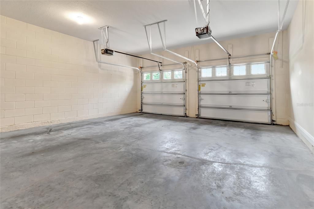 Под контрактом: $575,000 (4 спален, 3 ванн, 2295 Квадратных фут)