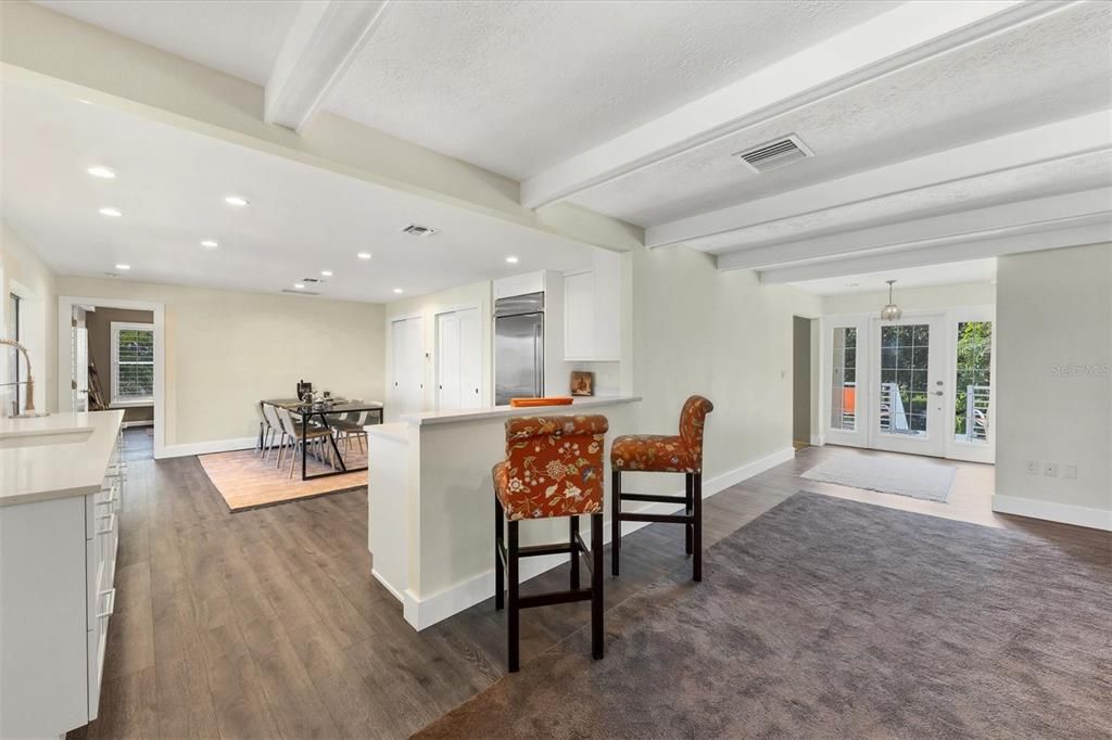 待售: $1,995,000 (3 贝兹, 2 浴室, 2181 平方英尺)