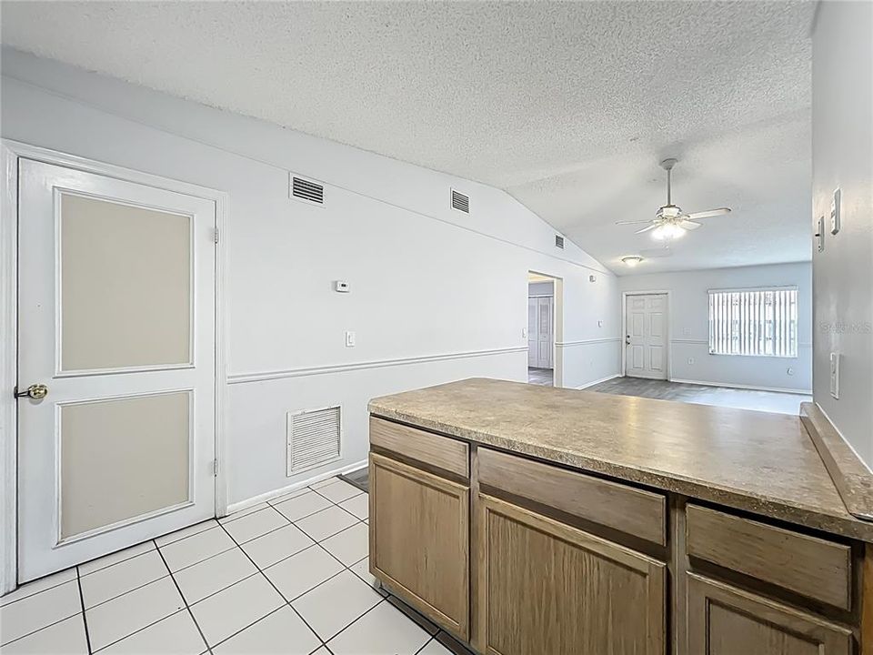 Activo con contrato: $232,999 (3 camas, 2 baños, 1106 Pies cuadrados)