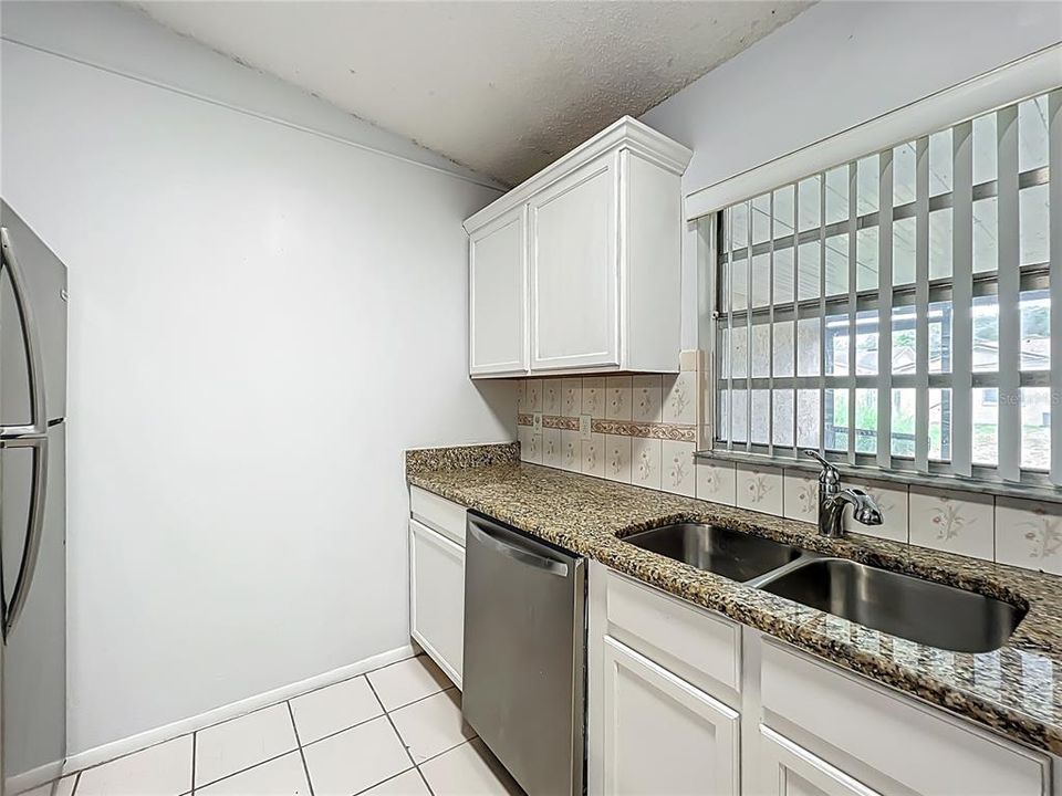 Activo con contrato: $232,999 (3 camas, 2 baños, 1106 Pies cuadrados)