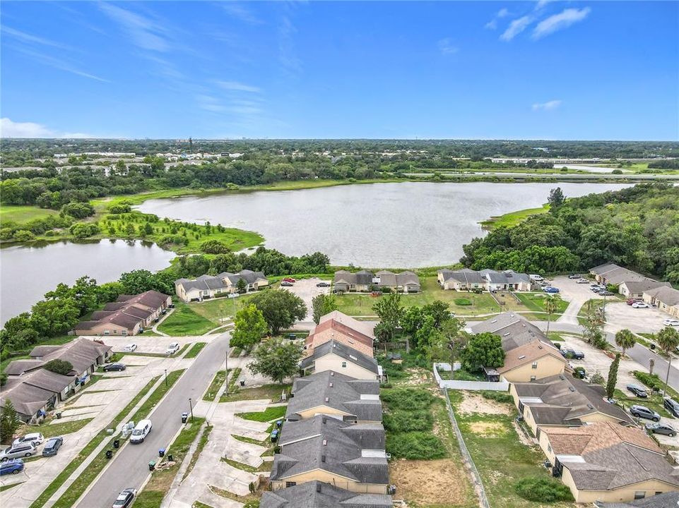 Activo con contrato: $232,999 (3 camas, 2 baños, 1106 Pies cuadrados)