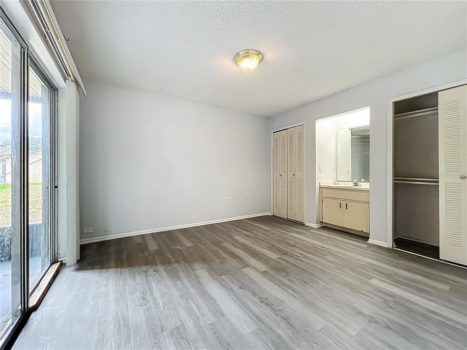 Activo con contrato: $232,999 (3 camas, 2 baños, 1106 Pies cuadrados)