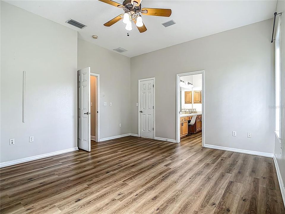 待售: $825,000 (7 贝兹, 4 浴室, 2073 平方英尺)