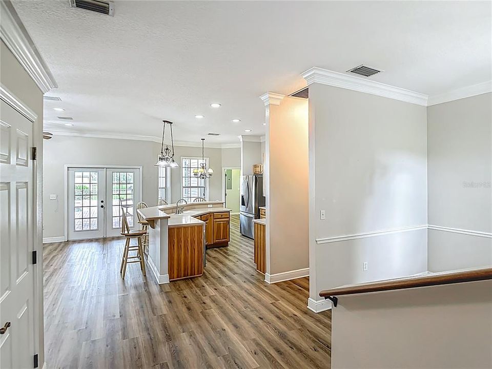 待售: $825,000 (7 贝兹, 4 浴室, 2073 平方英尺)