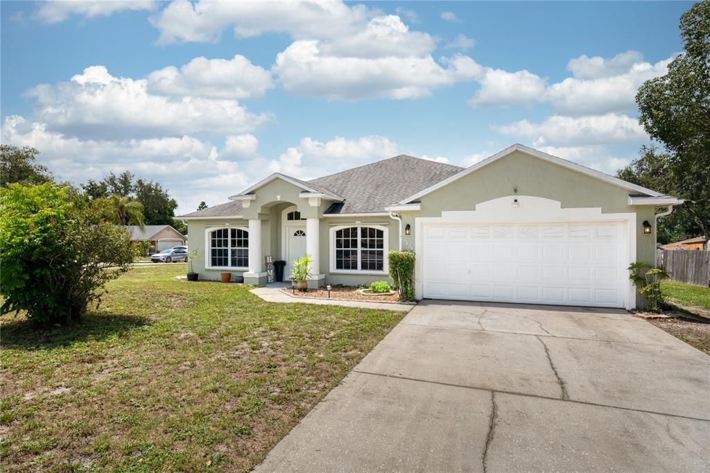 Recently Sold: $320,000 (4 beds, 2 baths, 2074 Square Feet)