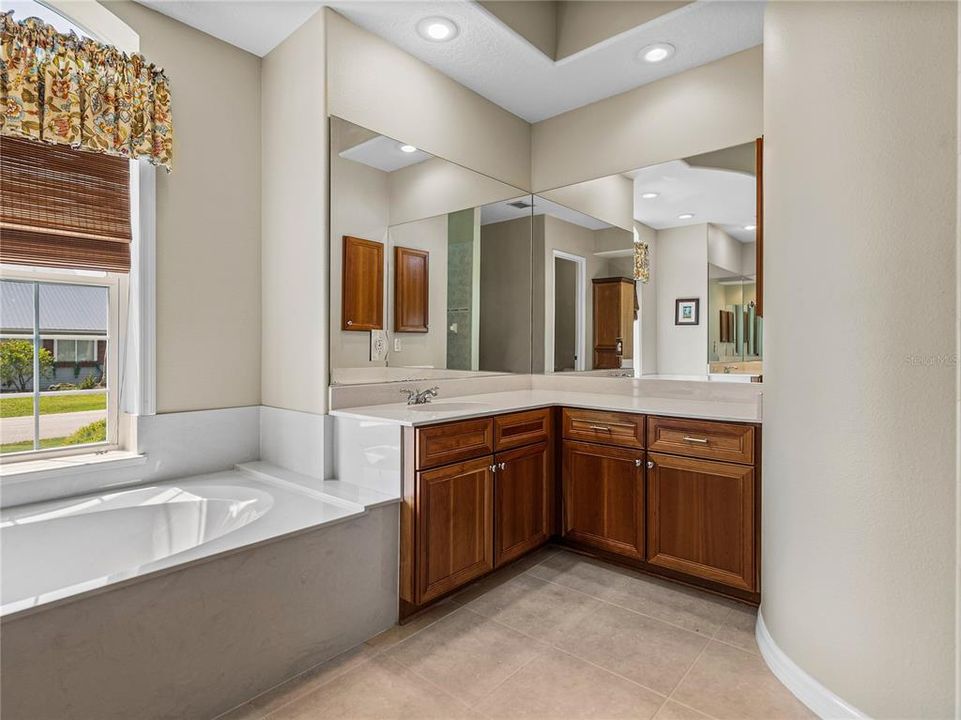 На продажу: $1,850,000 (4 спален, 4 ванн, 3913 Квадратных фут)