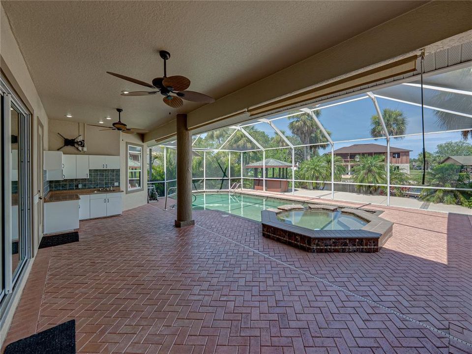 На продажу: $1,850,000 (4 спален, 4 ванн, 3913 Квадратных фут)