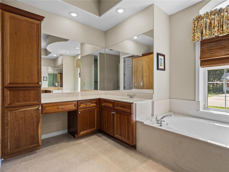 На продажу: $1,850,000 (4 спален, 4 ванн, 3913 Квадратных фут)