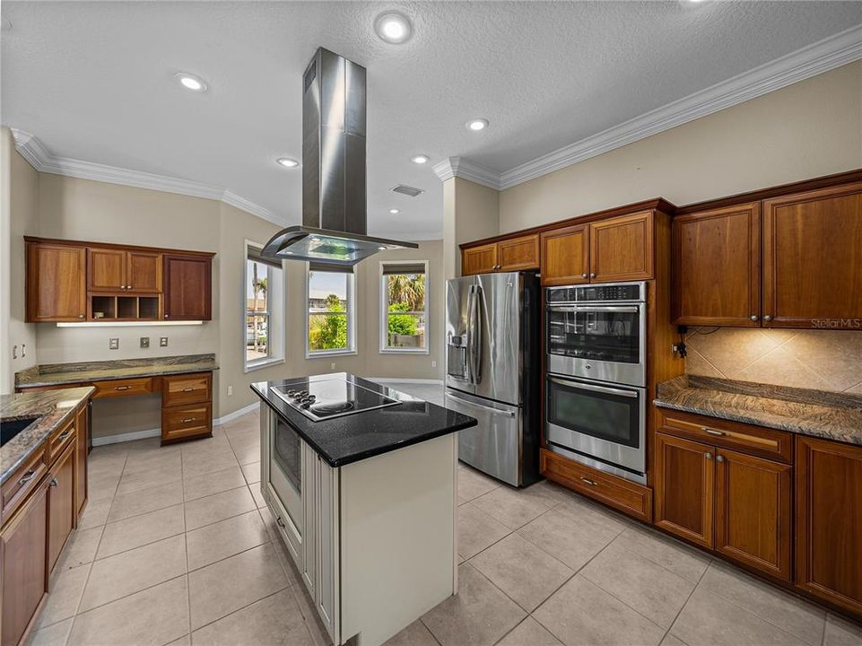 На продажу: $1,850,000 (4 спален, 4 ванн, 3913 Квадратных фут)