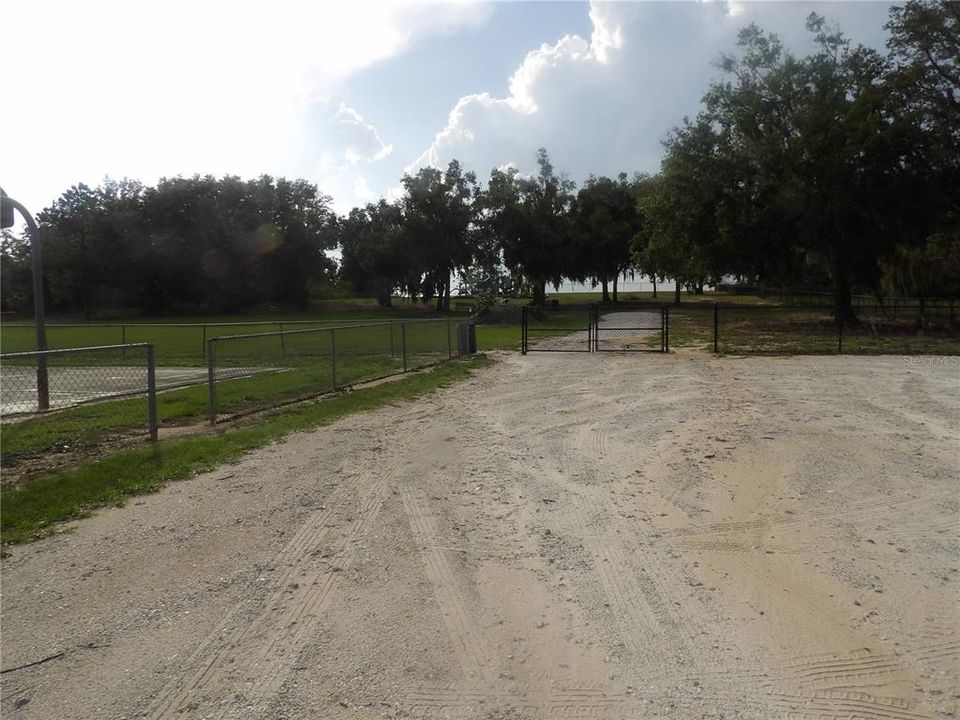 На продажу: $39,900 (0.14 acres)