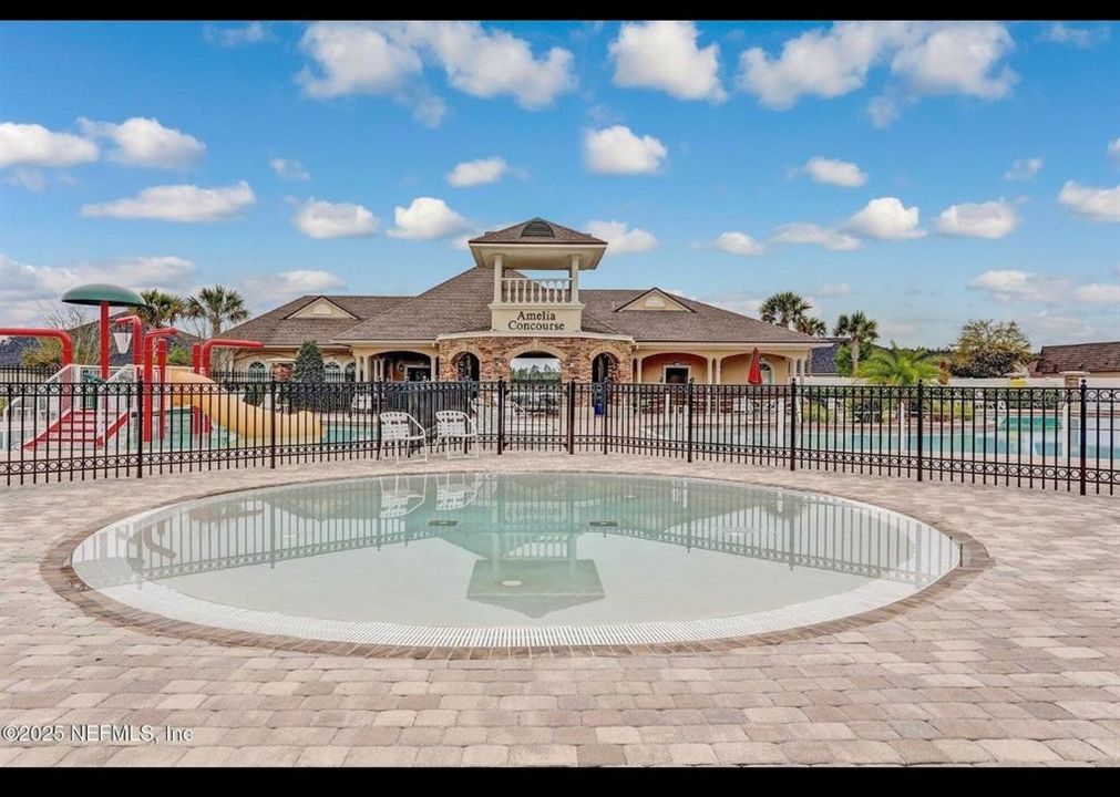 En Venta: $759,999 (5 camas, 5 baños, 3583 Pies cuadrados)