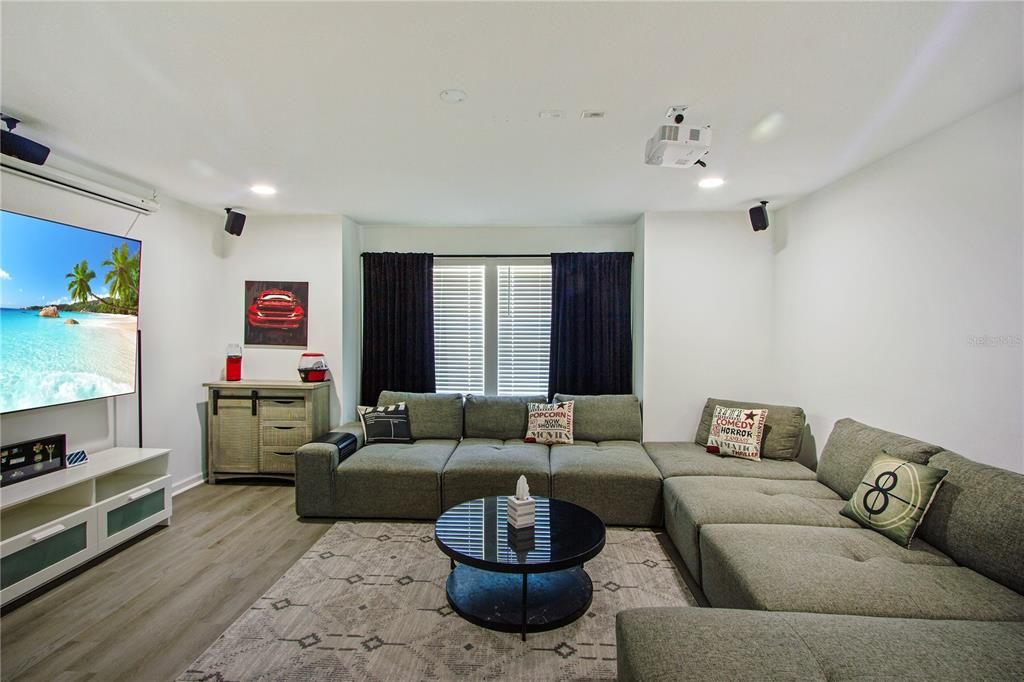 En Venta: $759,999 (5 camas, 5 baños, 3583 Pies cuadrados)