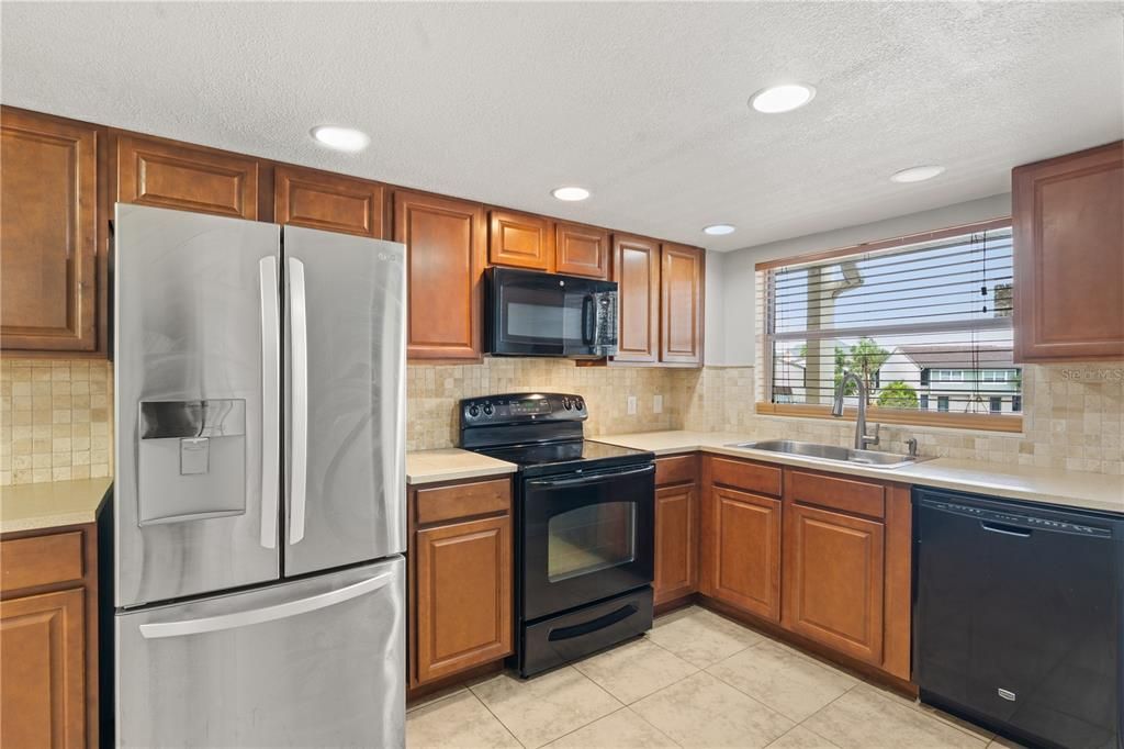 待售: $199,900 (2 贝兹, 2 浴室, 1084 平方英尺)