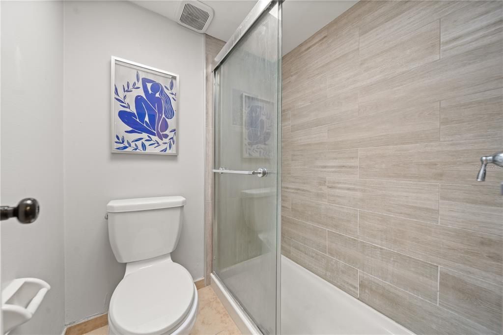 待售: $199,900 (2 贝兹, 2 浴室, 1084 平方英尺)