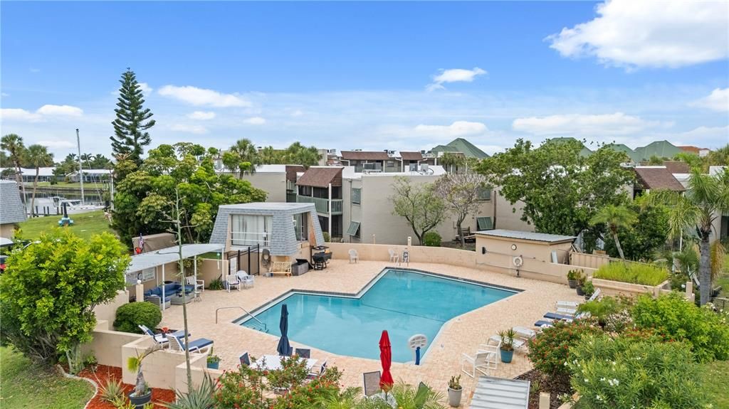 待售: $199,900 (2 贝兹, 2 浴室, 1084 平方英尺)