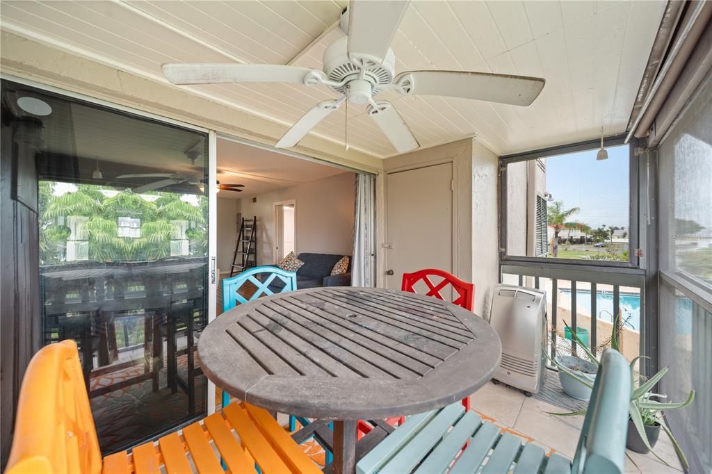 待售: $199,900 (2 贝兹, 2 浴室, 1084 平方英尺)