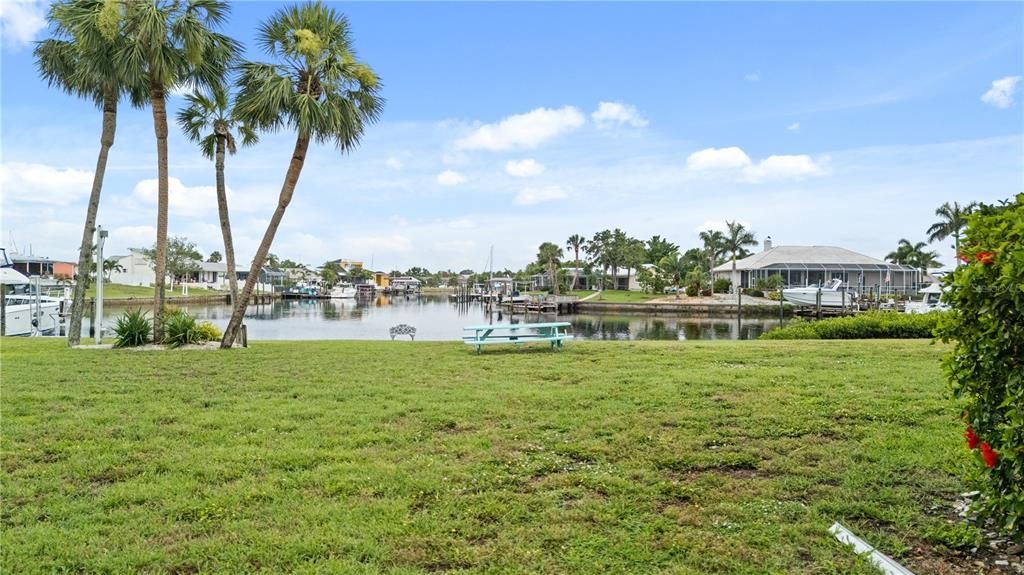 待售: $199,900 (2 贝兹, 2 浴室, 1084 平方英尺)