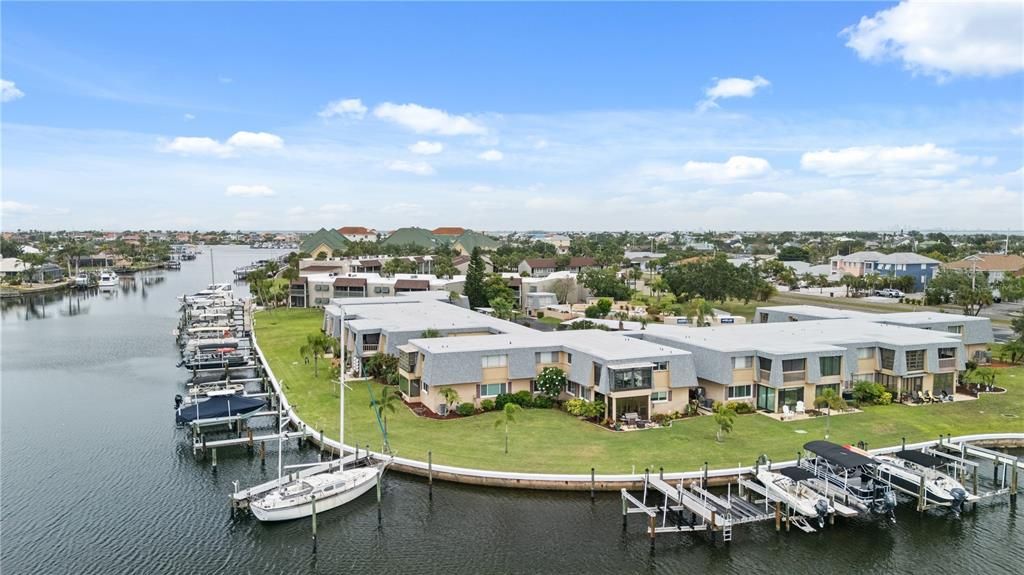 待售: $199,900 (2 贝兹, 2 浴室, 1084 平方英尺)