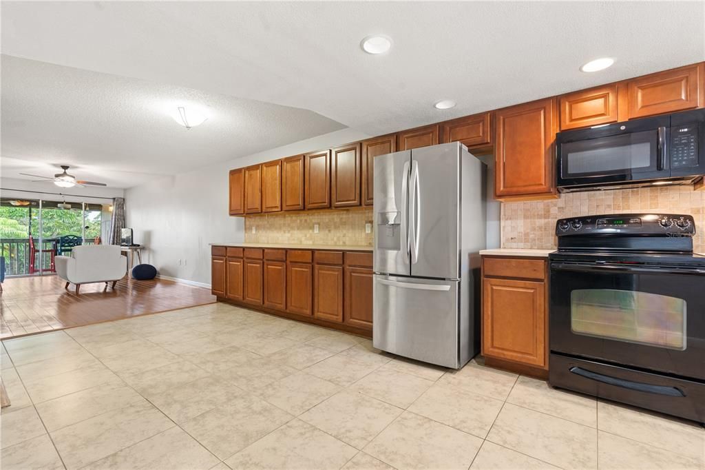 待售: $199,900 (2 贝兹, 2 浴室, 1084 平方英尺)