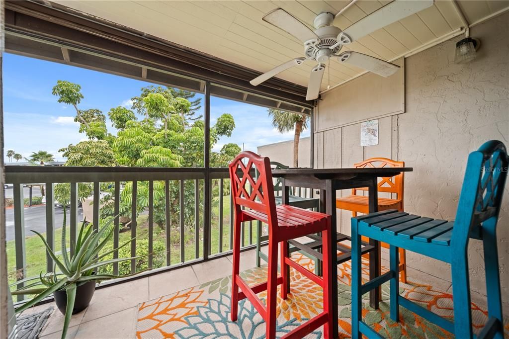 待售: $199,900 (2 贝兹, 2 浴室, 1084 平方英尺)