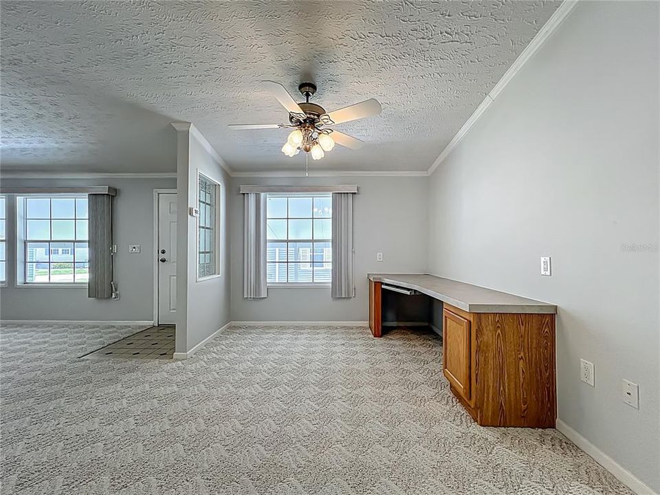 合同活跃: $239,900 (3 贝兹, 2 浴室, 1620 平方英尺)