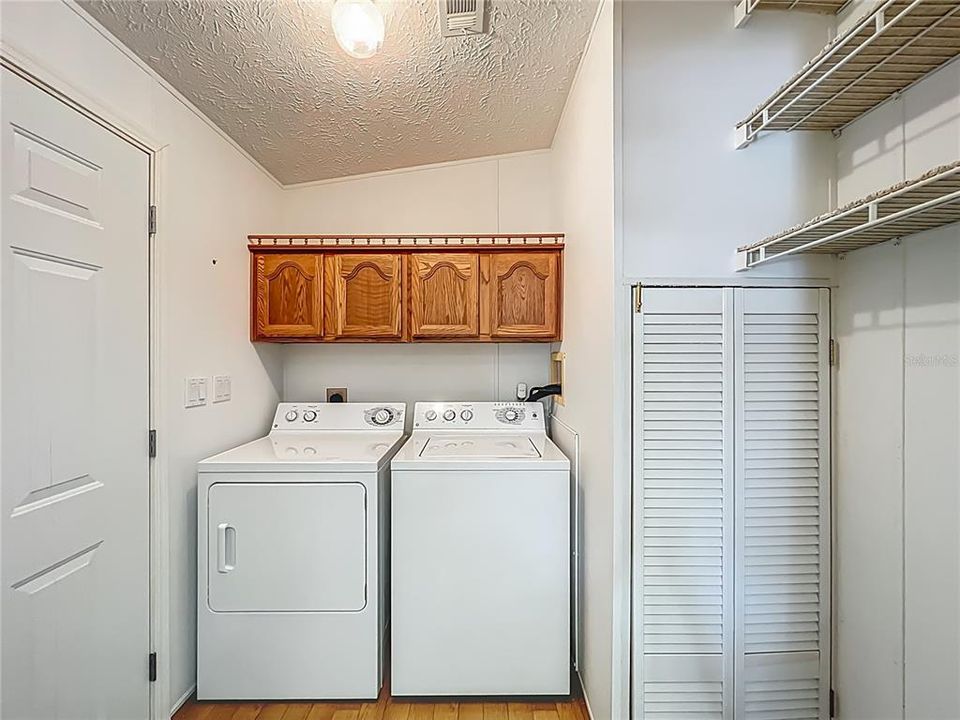 合同活跃: $239,900 (3 贝兹, 2 浴室, 1620 平方英尺)