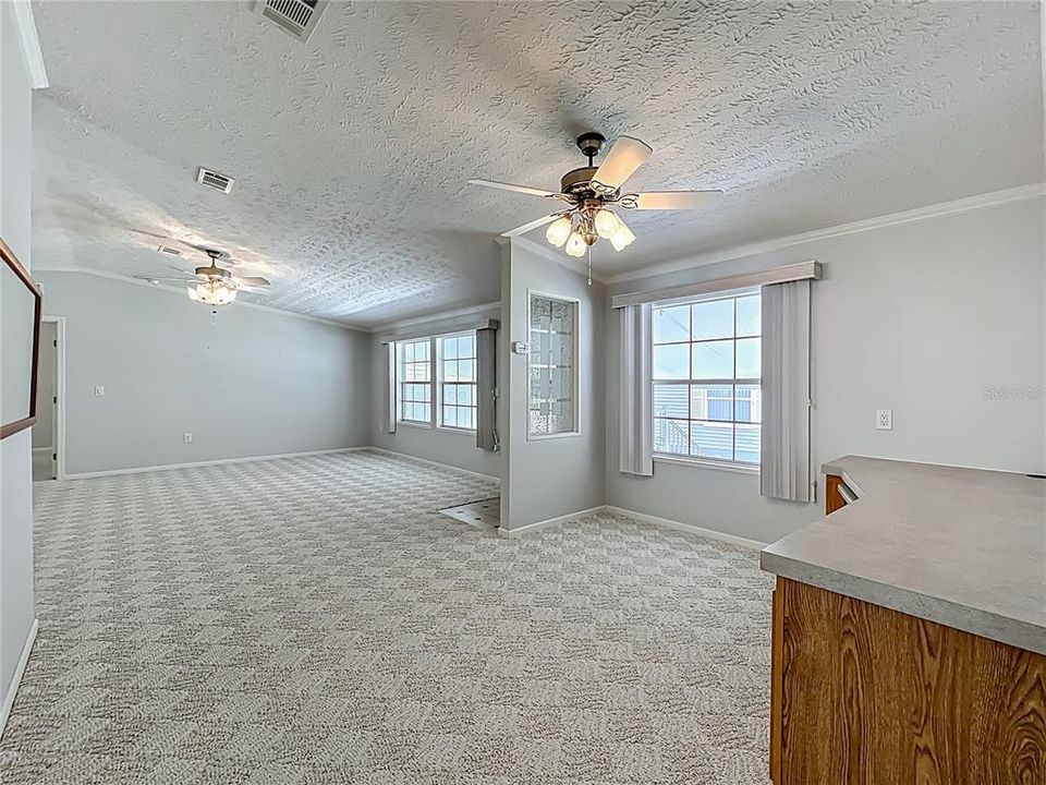 合同活跃: $239,900 (3 贝兹, 2 浴室, 1620 平方英尺)