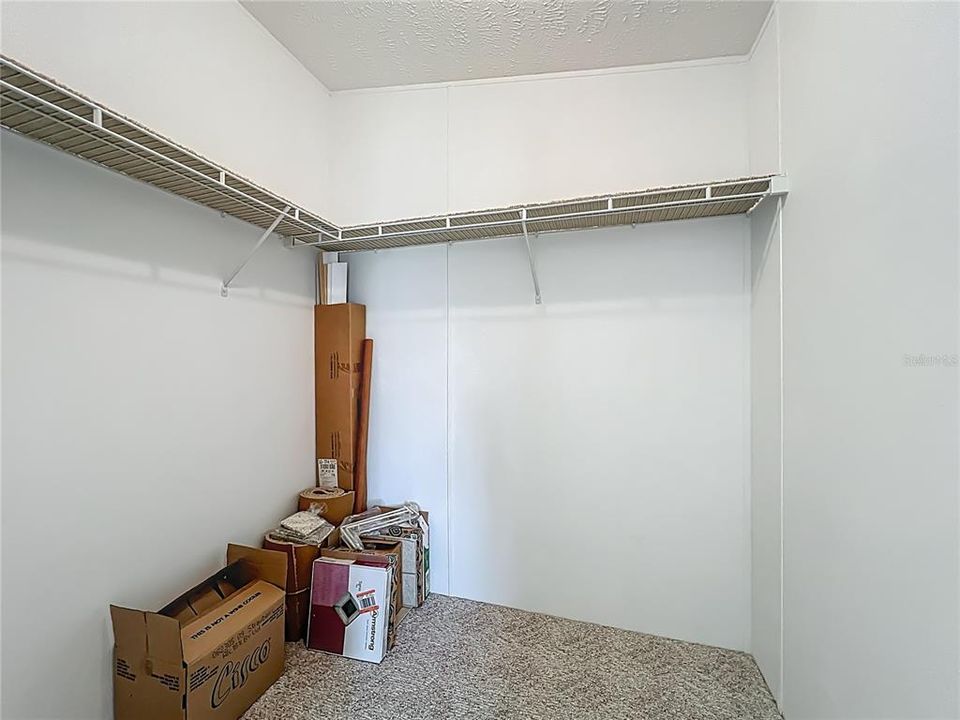 合同活跃: $239,900 (3 贝兹, 2 浴室, 1620 平方英尺)