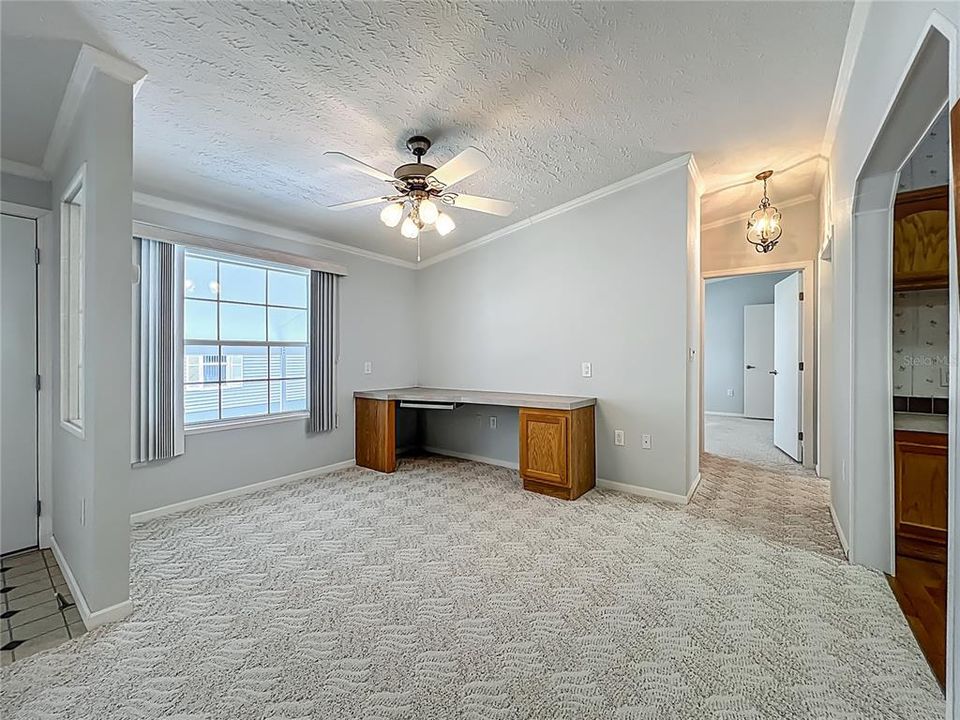 合同活跃: $239,900 (3 贝兹, 2 浴室, 1620 平方英尺)